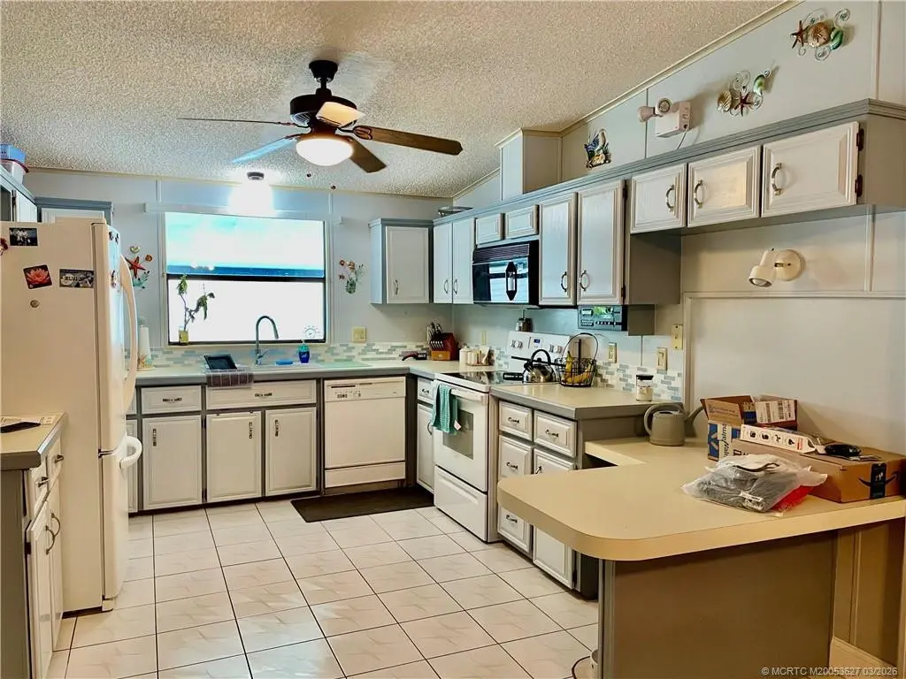 Photo 4 at 14524 Rake Drive, Indiantown