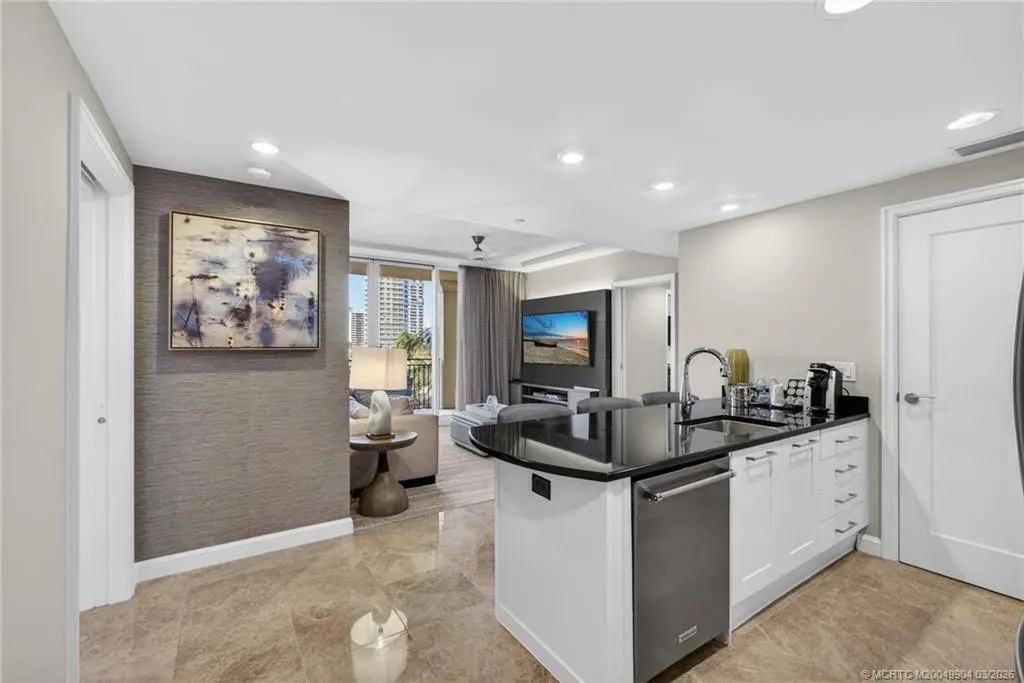 Photo 4 at 3800 N Ocean Drive 505, Riviera Beach