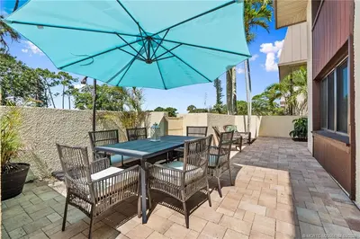 1800 SE Saint Lucie Boulevard 8-101, Stuart – sold