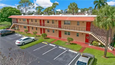 1961 SW Palm City Road J, Stuart – sold
