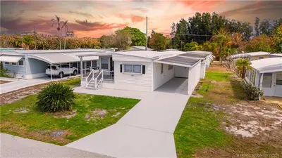 8301 SE Skylark Avenue, Hobe Sound – sold