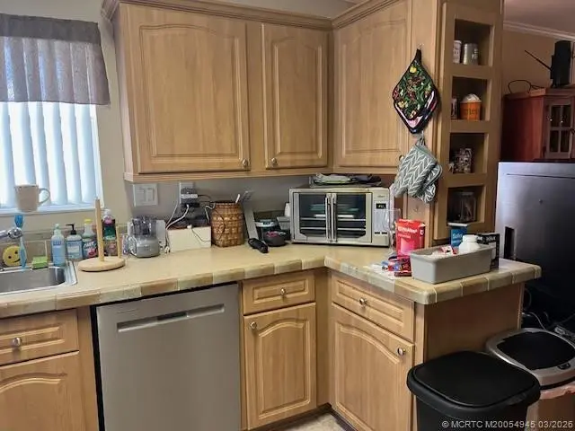 Photo 5 at 6283 Birch Lane, Lantana
