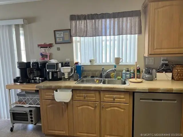 Photo 6 at 6283 Birch Lane, Lantana