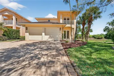 11907 SE Plandome Drive, Hobe Sound – Single Family Residence for sale