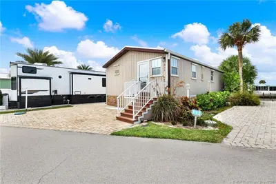 10701 S Ocean Drive 811, Jensen Beach – sold