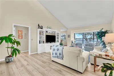 2560 NW Seagrass Drive 6B, Palm City – Condominium for sale
