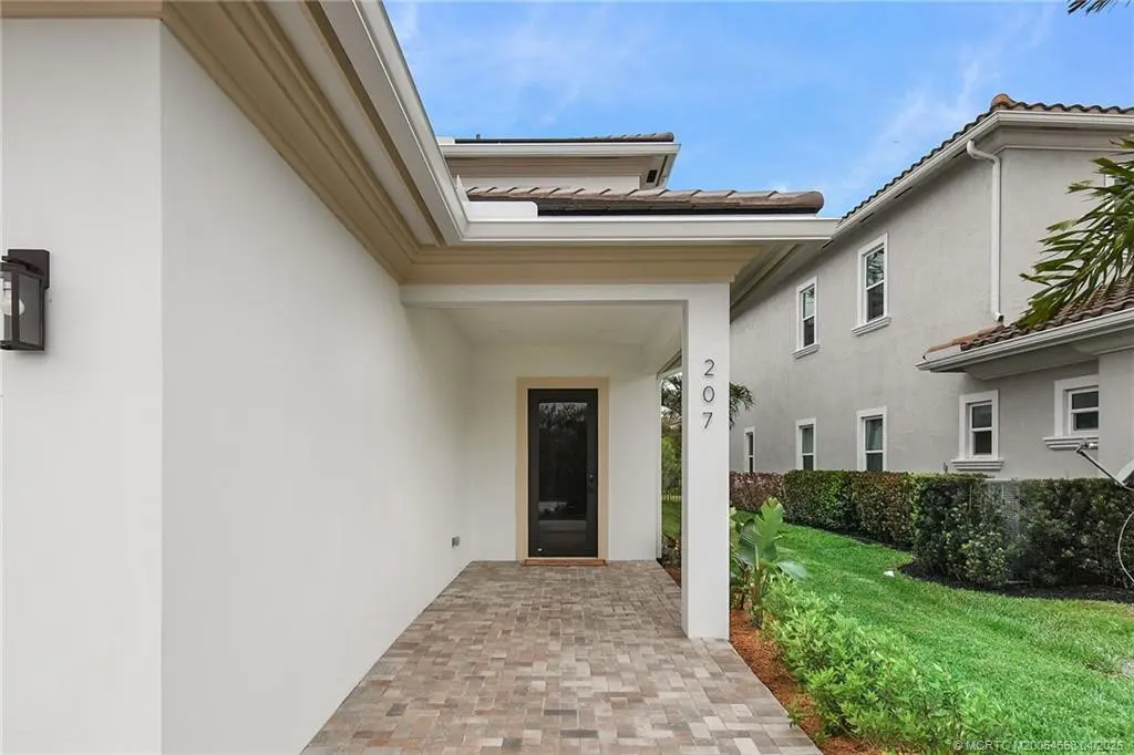 Front Entrance at 207 SE Via Bisento, Port St. Lucie