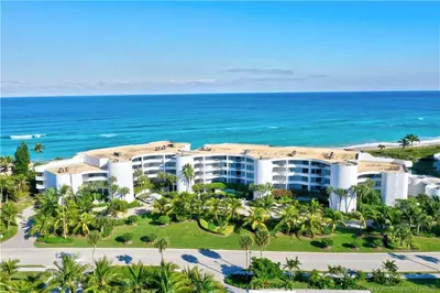 2001 SE Sailfish Point Boulevard 117, Stuart – Condominium for sale
