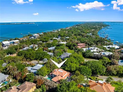 4 Castle Hill Way, Stuart – Single Family Residence for sale