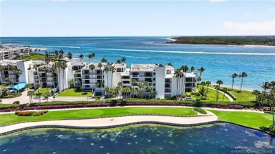 2812 SE Dune Drive 1102, Stuart – sold