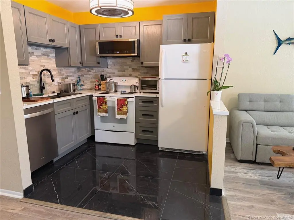 Photo 7 at 1225 NW 21st Street 3211, Stuart