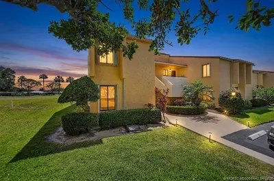 5323 SE Miles Grant Road 101, Stuart – sold