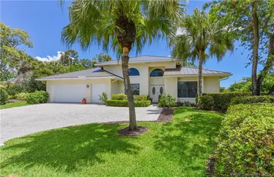 4104 SW Gleneagle Circle, Palm City – Single Family Residence for sale
