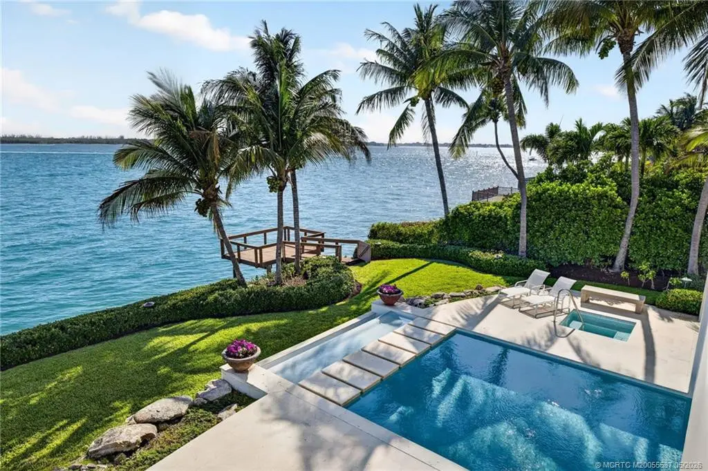 Your private outdoor oasis at 7034 SE Harbor Circle, Stuart
