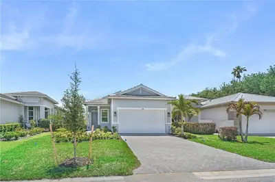 179 SE Via Tirso, Port St. Lucie – Single Family Residence for sale