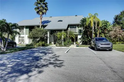 5290 SE Seascape Way 201, Stuart – Condominium for sale