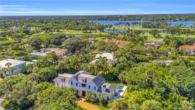 44 S Beach Road, Hobe Sound – Single Family Residence for sale