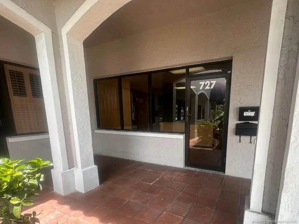 Photo 5 at 725 S Colorado Avenue 105, Stuart