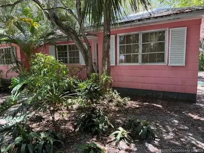713 SW Bryant Avenue, Stuart – sold