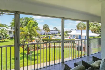 1852 SW Palm City Road 201, Stuart – Condominium for sale