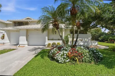 5600 SE Foxcross Place, Stuart – Condominium for sale