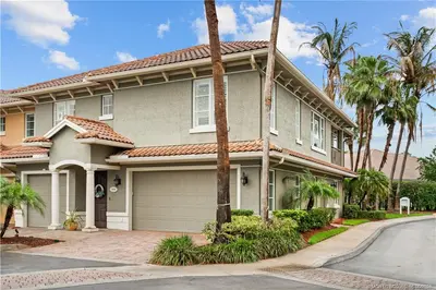 939 SE Willoughby Trace 4-5, Stuart – Townhouse for sale