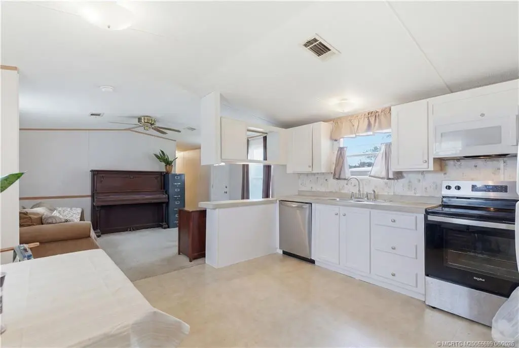 Photo 4 at 4646 SE Circle Way, Stuart