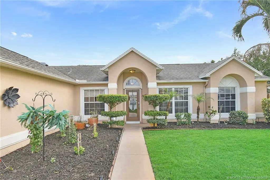 Photo 3 at 526 NE Vanda Terrado, Jensen Beach