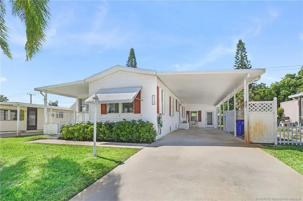 Photo 3 at 7149 SE Ridgeway Terrace, Hobe Sound
