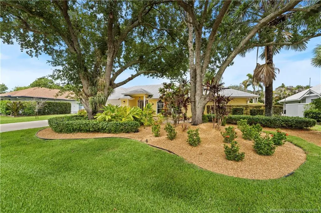 Photo 1 at 972 SW Hunt Club Circle, Palm City
