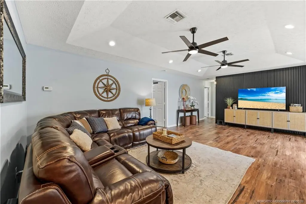 Photo 8 at 972 SW Hunt Club Circle, Palm City