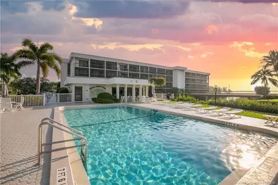 3792 NE Ocean Boulevard 111N, Jensen Beach – Condominium for sale
