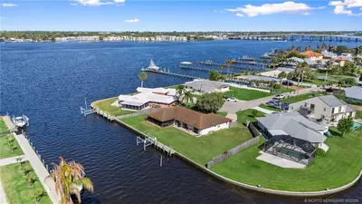 2086 SW Gull Harbor Lane, Palm City – Single Family Residence for sale