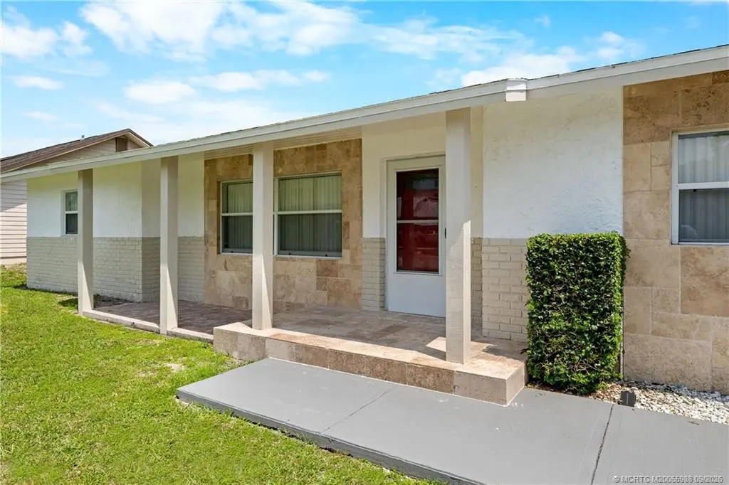 Photo 2 at 1670 SE Madison Street, Stuart