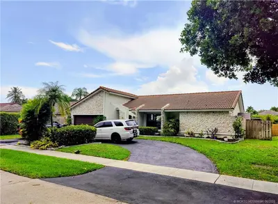 9780 NW 10th Street, Plantation – sold