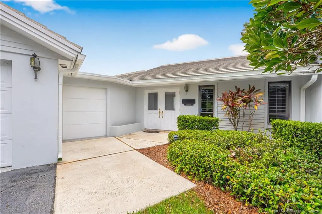 Photo 4 at 2120 NW Greenbriar Lane, Palm City
