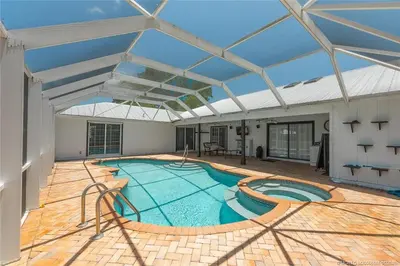 1616 20th Street, Vero Beach – Single Family Residence for sale
