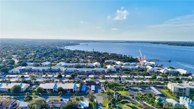 175 SE Saint Lucie Boulevard C30, Stuart – Condominium for sale