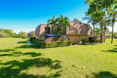 2926 SW Sunset Trace Circle, Palm City – Townhouse for sale