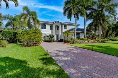 4989 SW Saint Creek Drive, Palm City – Single Family Residence for sale
