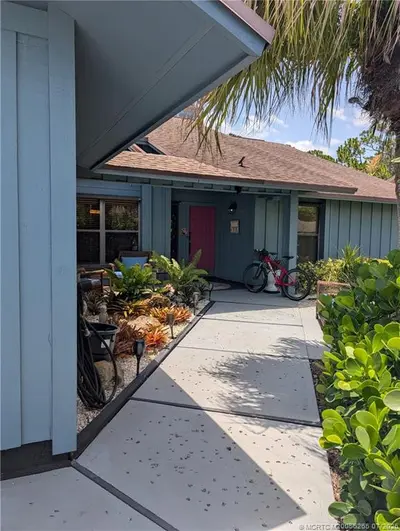 7874 SE Lexington Avenue, Hobe Sound – Single Family Residence for sale