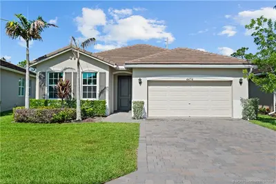 4474 NW King Court, Jensen Beach – Single Family Residence for sale