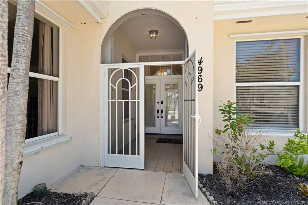 Photo 7 at 4969 SE Heartleaf Terrace, Hobe Sound