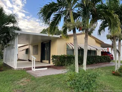 6201 Holly Lane, Lantana – Manufactured Home for sale