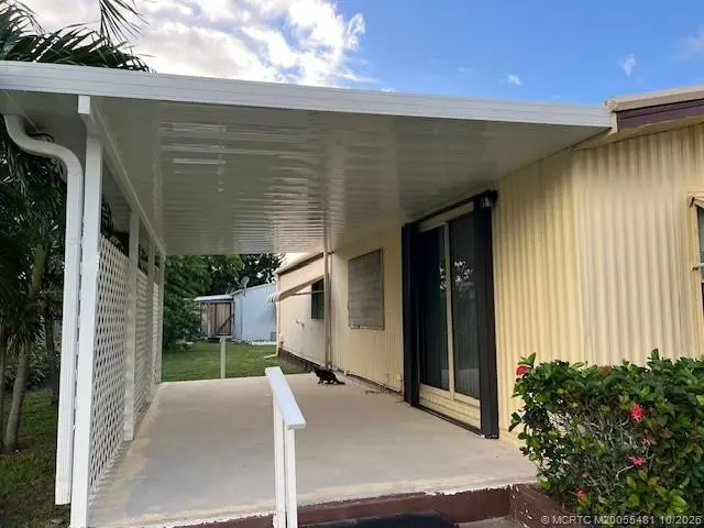 Photo 2 at 6201 Holly Lane, Lantana