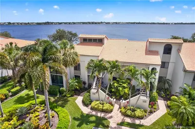 2568 NW Seagrass Drive 2A, Palm City – Condominium for sale