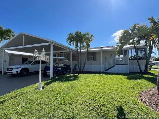 Photo 1 at 6120 Holly Lane, Lantana
