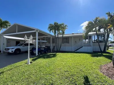 6120 Holly Lane, Lantana – Manufactured Home for sale