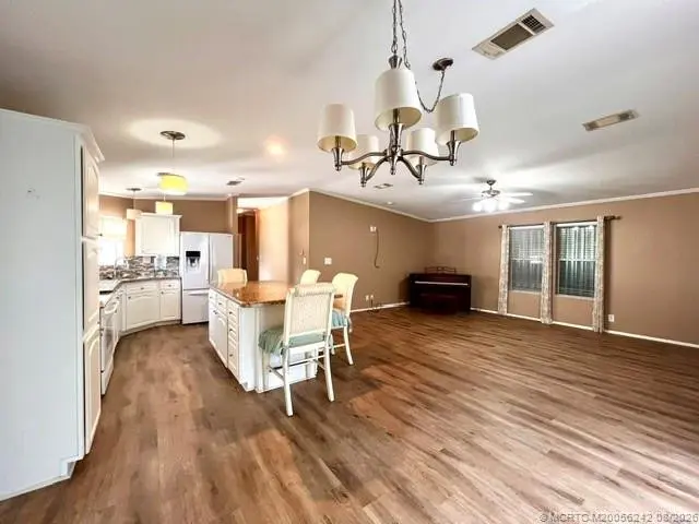 Photo 5 at 4090 5th Avenue, Lantana