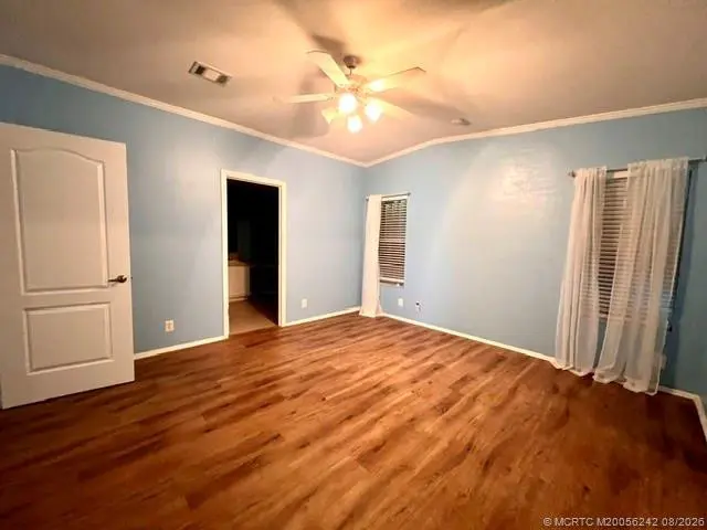 Photo 8 at 4090 5th Avenue, Lantana